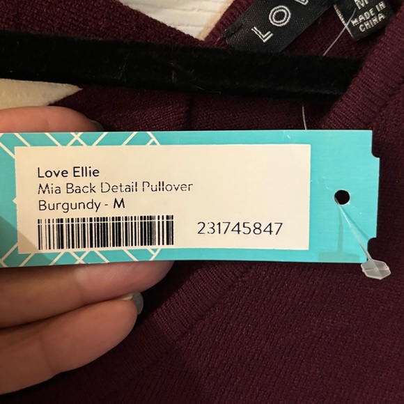 Love Ellie Women's Burgundy Crisscross in Back Sweater Medium - Picture 3 of 8